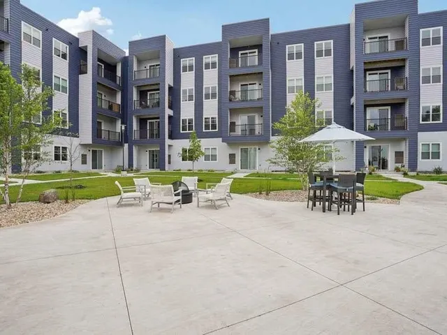 $2,500 | 2039 East Springs Drive, Madison, WI 53704