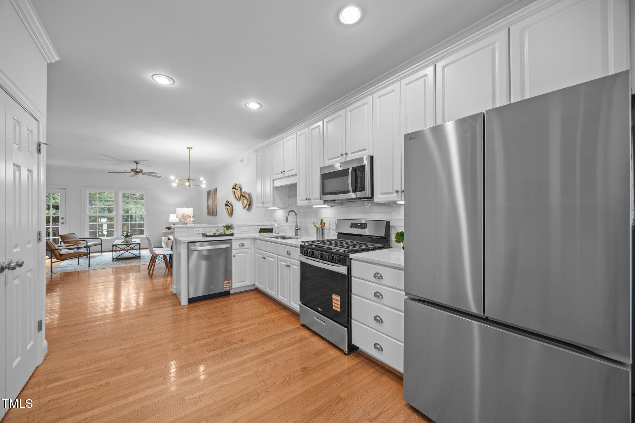 1308 Cameron View Court Raleigh, NC 27607 - Photo 12 of 39 16-web-or-mls-IMG_2968