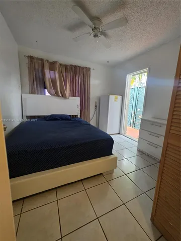 $900 | 714 Southwest 99th Ct Circle, Miami, FL 33174