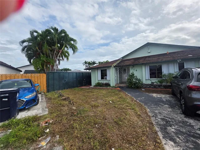 $900 | 714 Southwest 99th Ct Circle, Miami, FL 33174