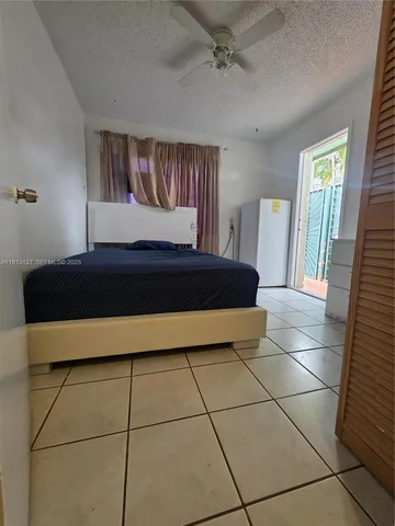 $900 | 714 Southwest 99th Ct Circle, Miami, FL 33174