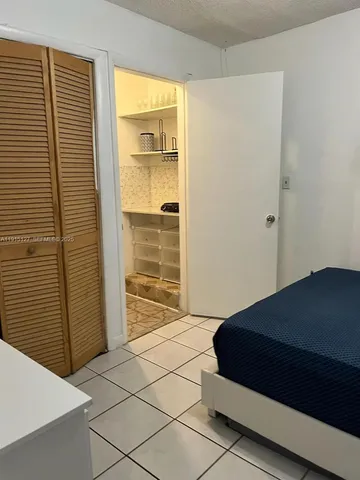 $900 | 714 Southwest 99th Ct Circle, Miami, FL 33174