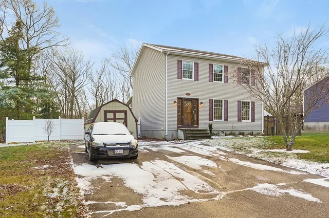 $525,000 | 306 Rumonoski Drive, Northbridge, MA 01534