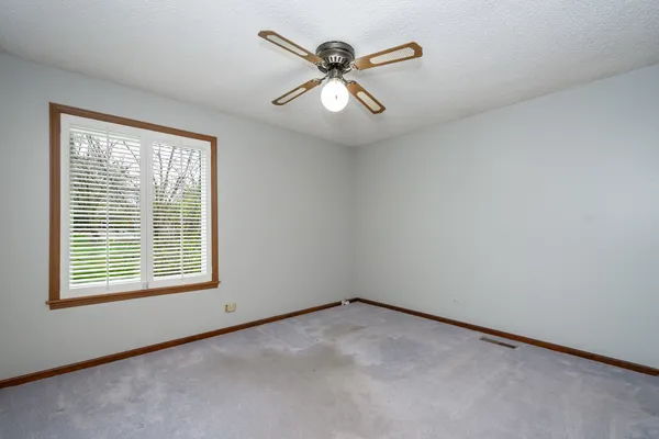 $375,000 | 39895 Crabapple Drive, Antioch, IL 60002