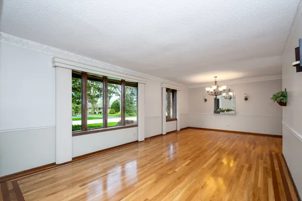 $375,000 | 39895 Crabapple Drive, Antioch, IL 60002