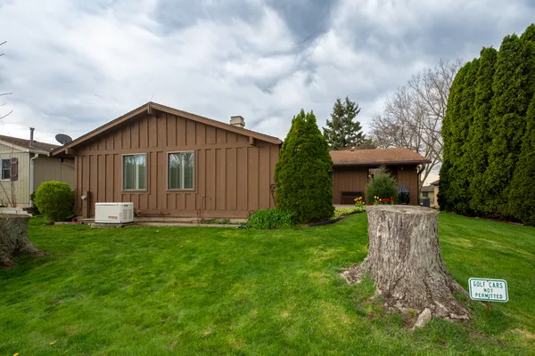 $375,000 | 39895 Crabapple Drive, Antioch, IL 60002