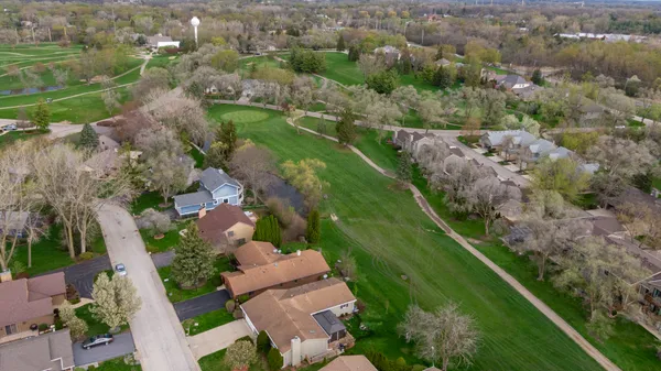 $375,000 | 39895 Crabapple Drive, Antioch, IL 60002
