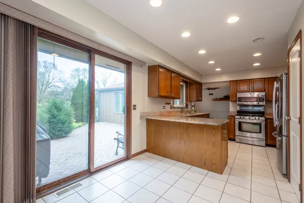 $375,000 | 39895 Crabapple Drive, Antioch, IL 60002
