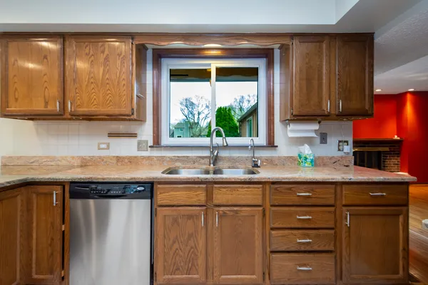 $375,000 | 39895 Crabapple Drive, Antioch, IL 60002