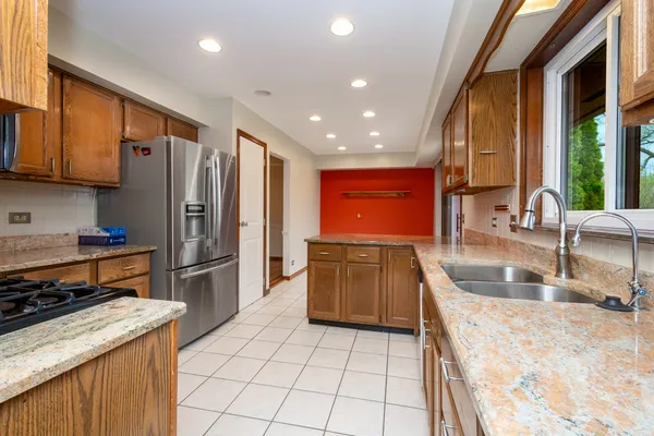$375,000 | 39895 Crabapple Drive, Antioch, IL 60002