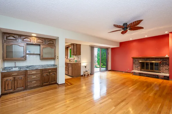 $375,000 | 39895 Crabapple Drive, Antioch, IL 60002