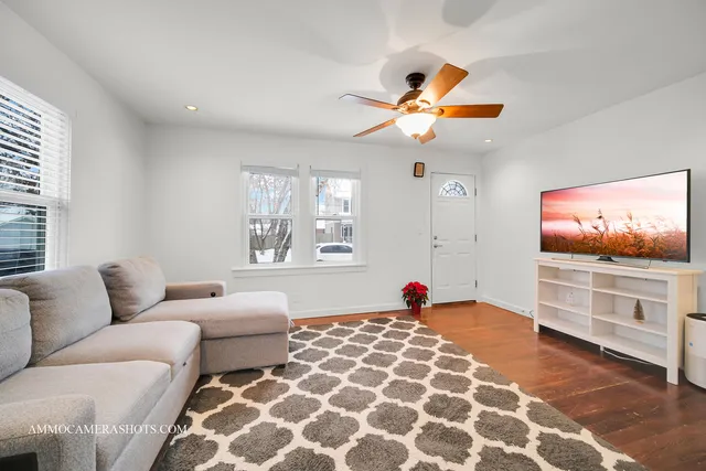 $309,000 | 524 North College Street, Batavia, IL 60510