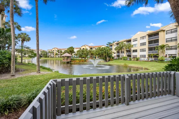 $350,000 | 600 Uno Lago Drive, Unit 104, Juno Beach, FL 33408