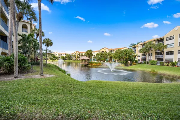 $350,000 | 600 Uno Lago Drive, Unit 104, Juno Beach, FL 33408