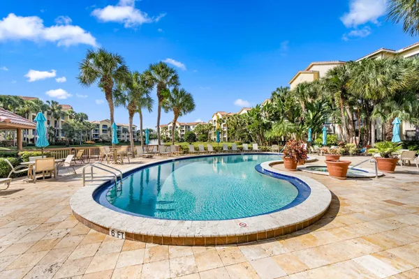 $350,000 | 600 Uno Lago Drive, Unit 104, Juno Beach, FL 33408