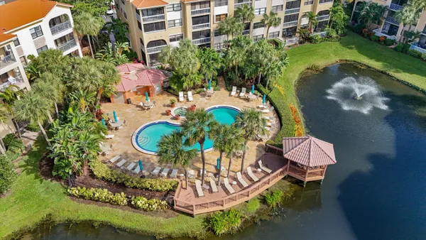 $350,000 | 600 Uno Lago Drive, Unit 104, Juno Beach, FL 33408