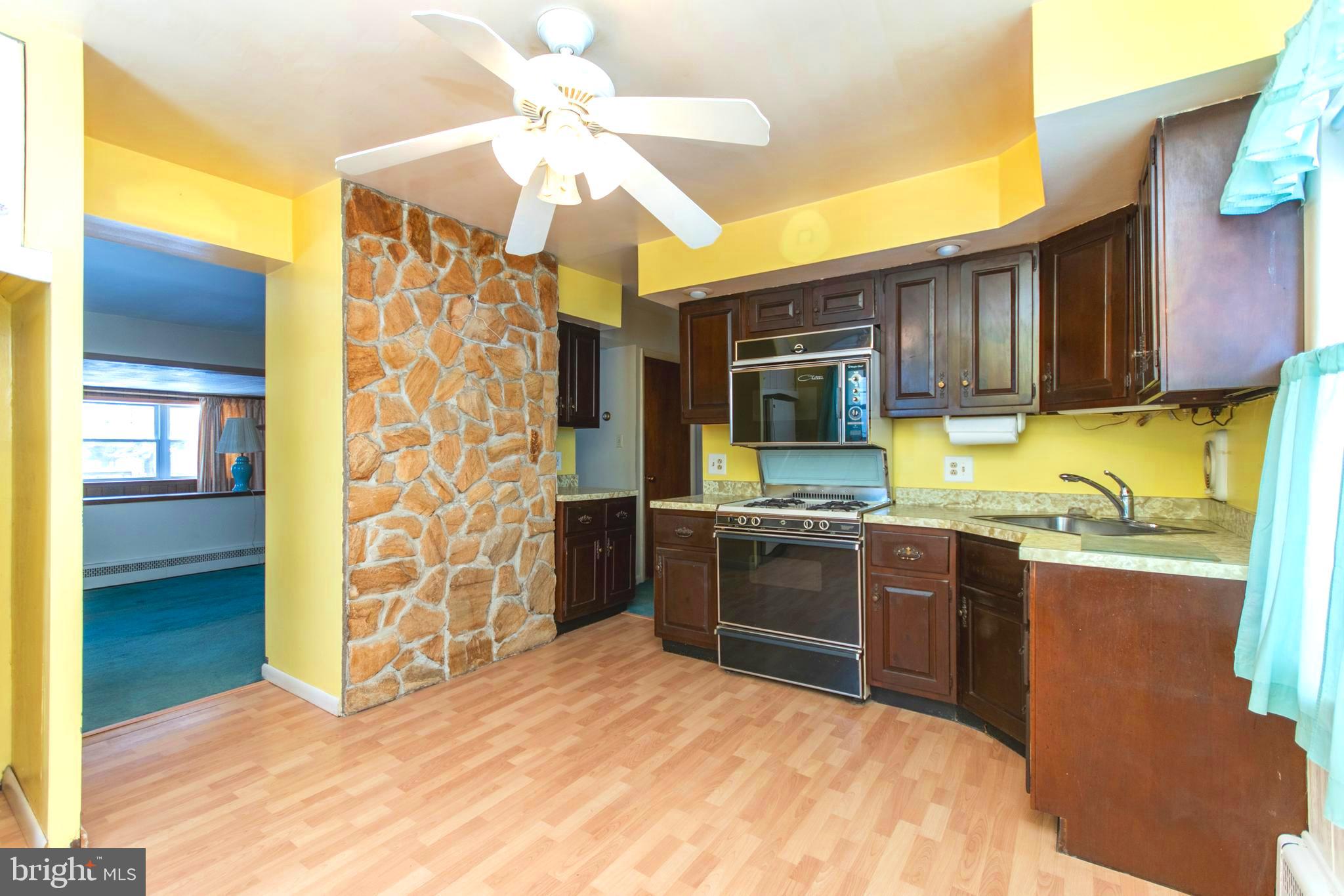 9305 Andover Road Philadelphia, PA 19114 - Photo 4 of 31 Gallery Image 4