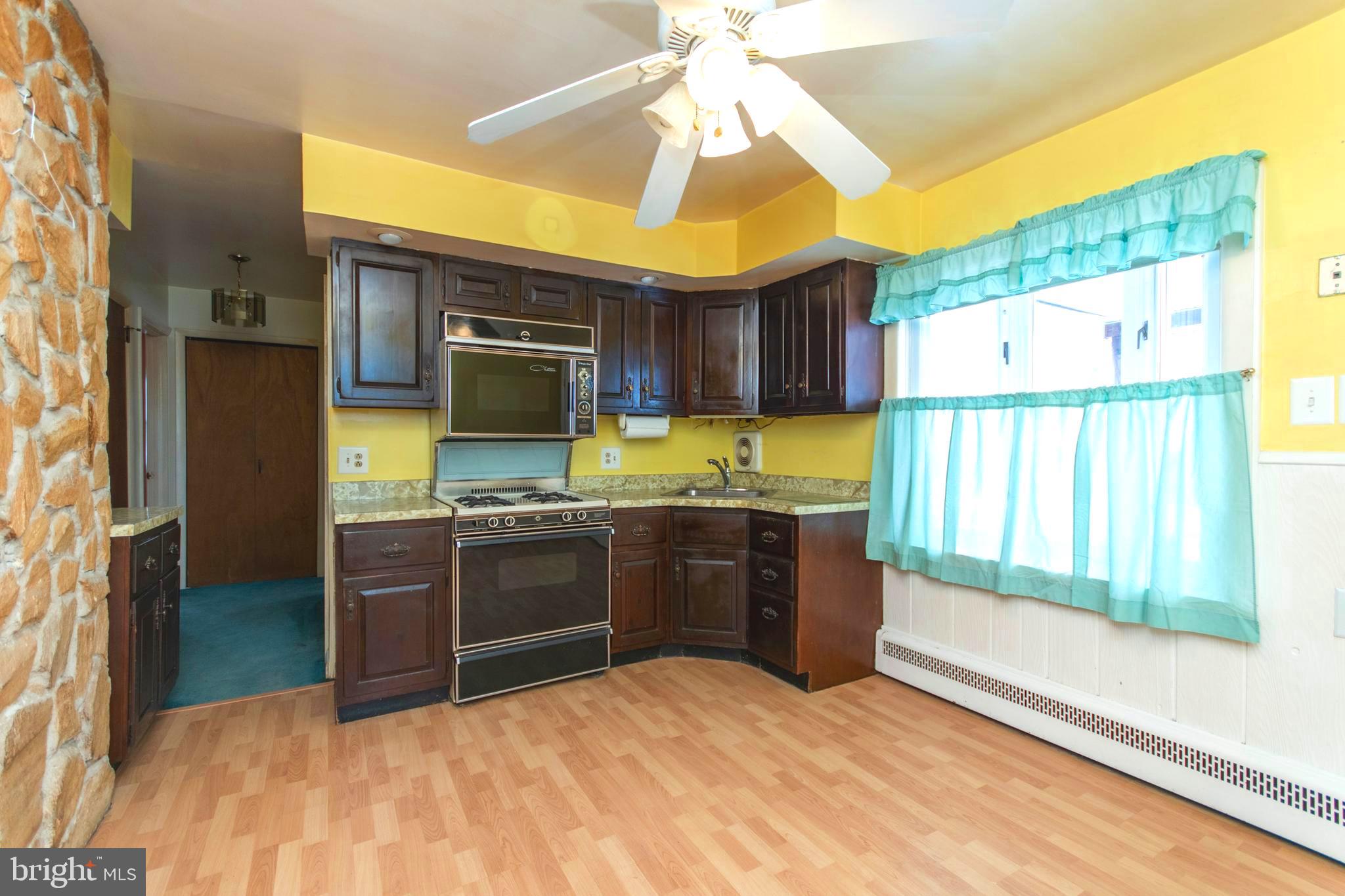 9305 Andover Road Philadelphia, PA 19114 - Photo 5 of 31 Gallery Image 5