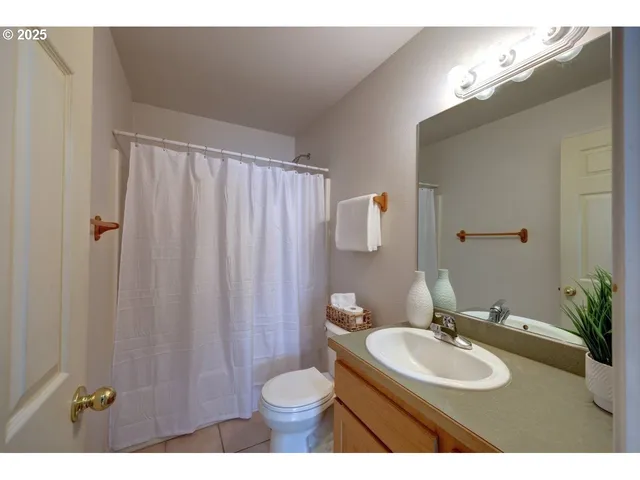 $469,000 | 618 7th Avenue, Hammond, OR 97121