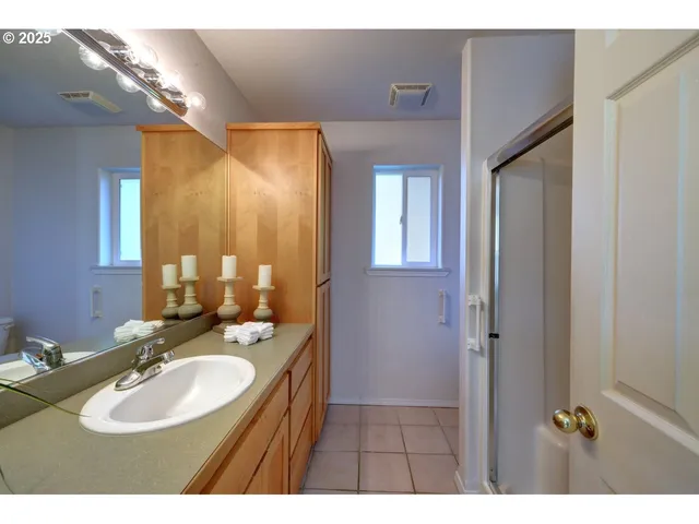 $469,000 | 618 7th Avenue, Hammond, OR 97121