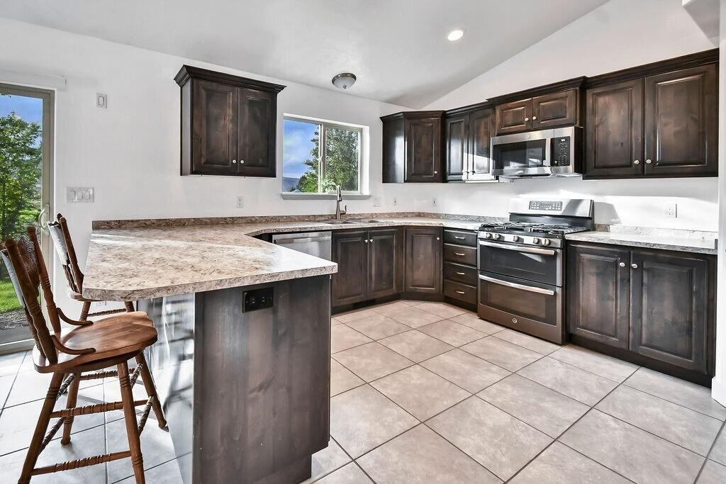 103 410 West Monroe, UT 84754 - Photo 8 of 40 Kitchen