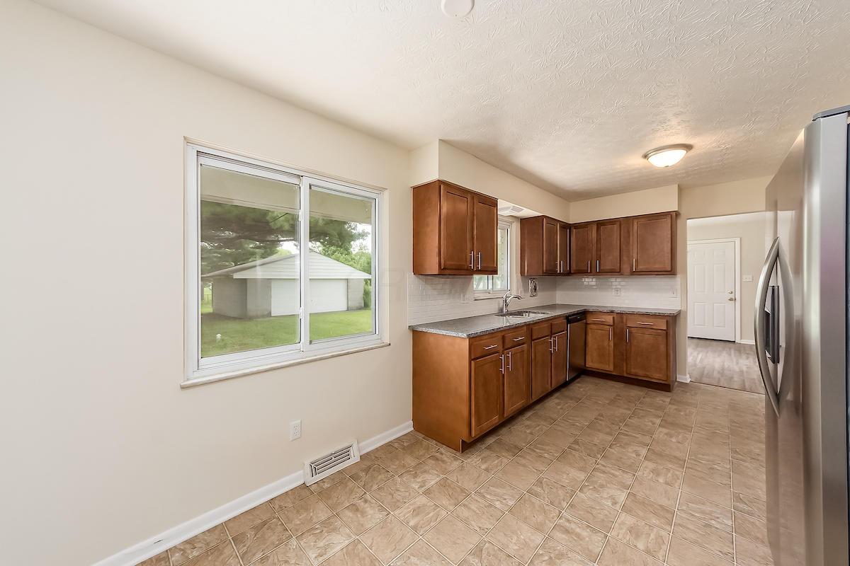 3092 Marwick Road Columbus, OH 43232 - Photo 12 of 46 Gallery Image 12