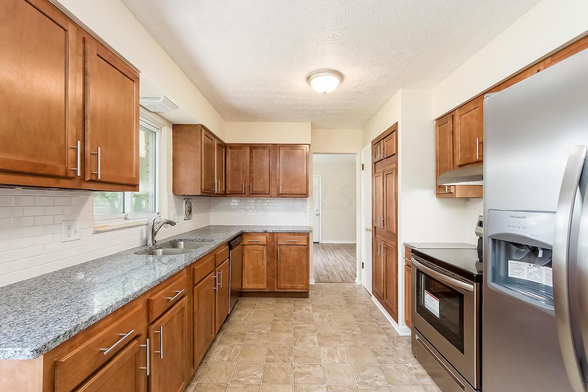 3092 Marwick Road Columbus, OH 43232 - Photo 10 of 46 Gallery Image 10