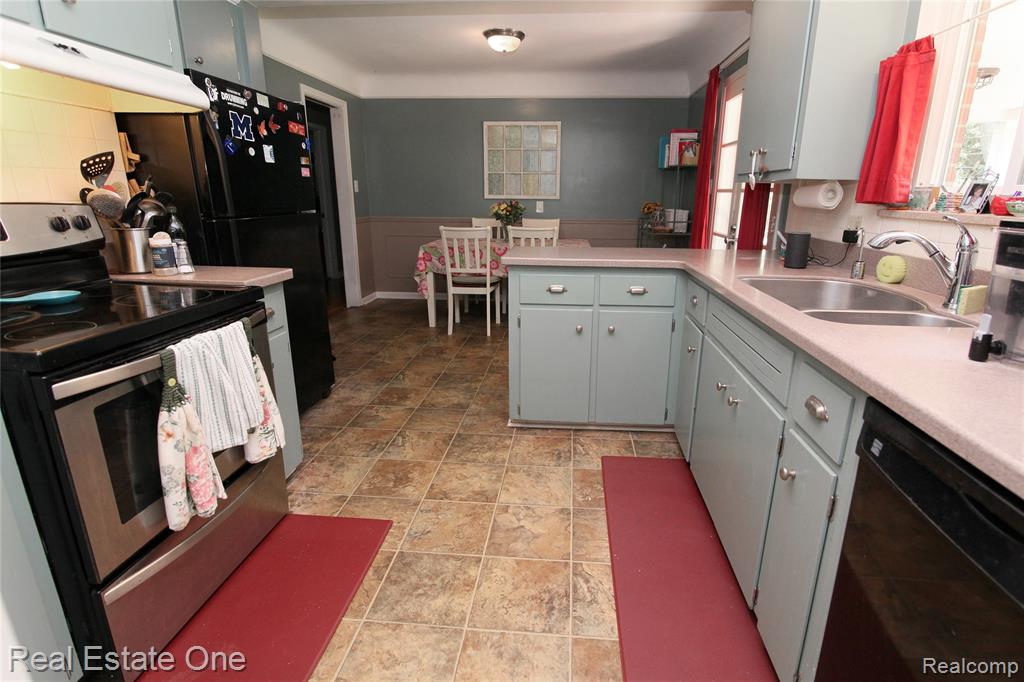 483 Rochdale Drive South Rochester Hills, MI 48309 - Photo 14 of 36