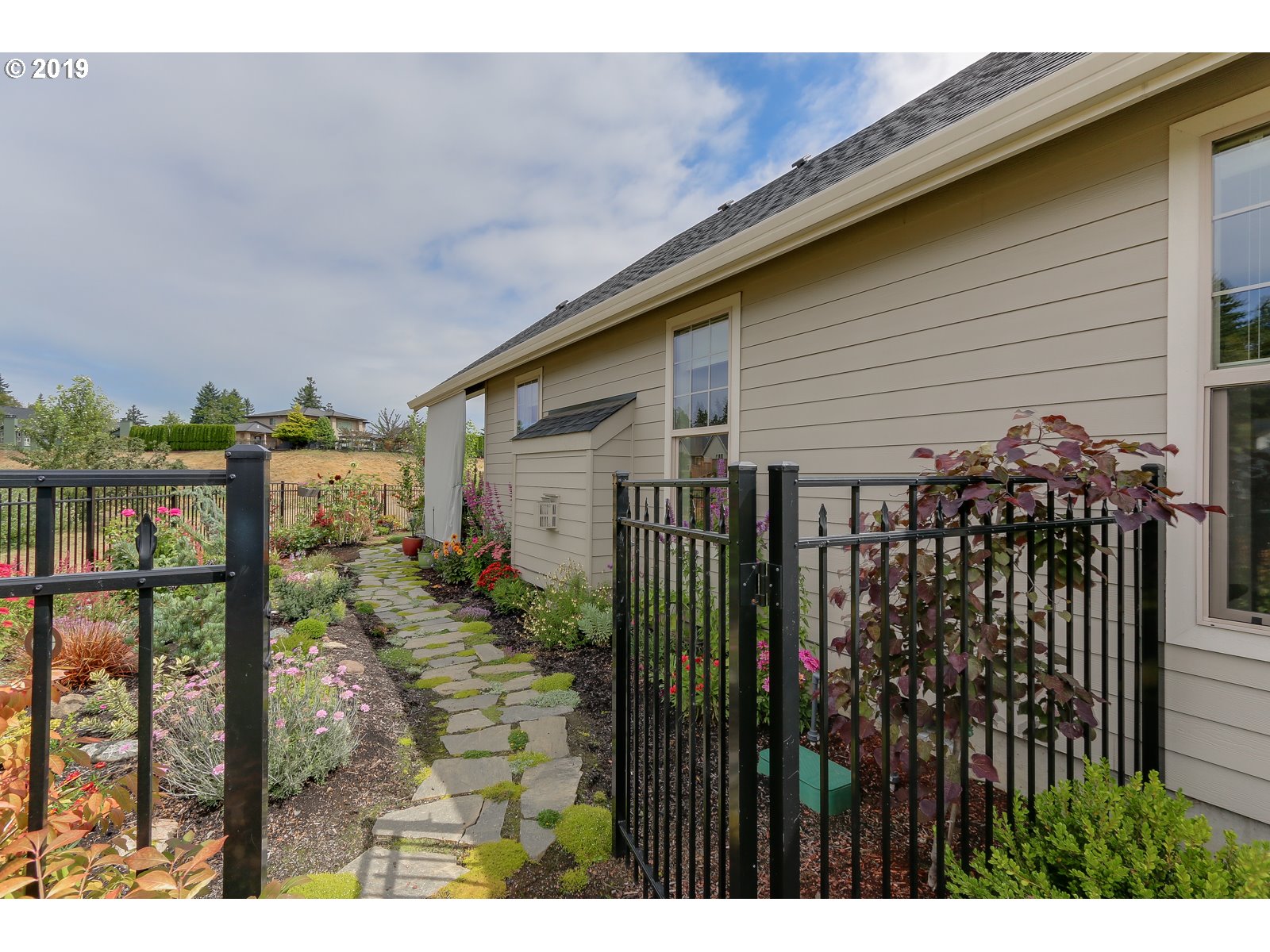 584 Mountaingate Drive Springfield, OR 97478 - Photo 23 of 32 Gallery Image 23