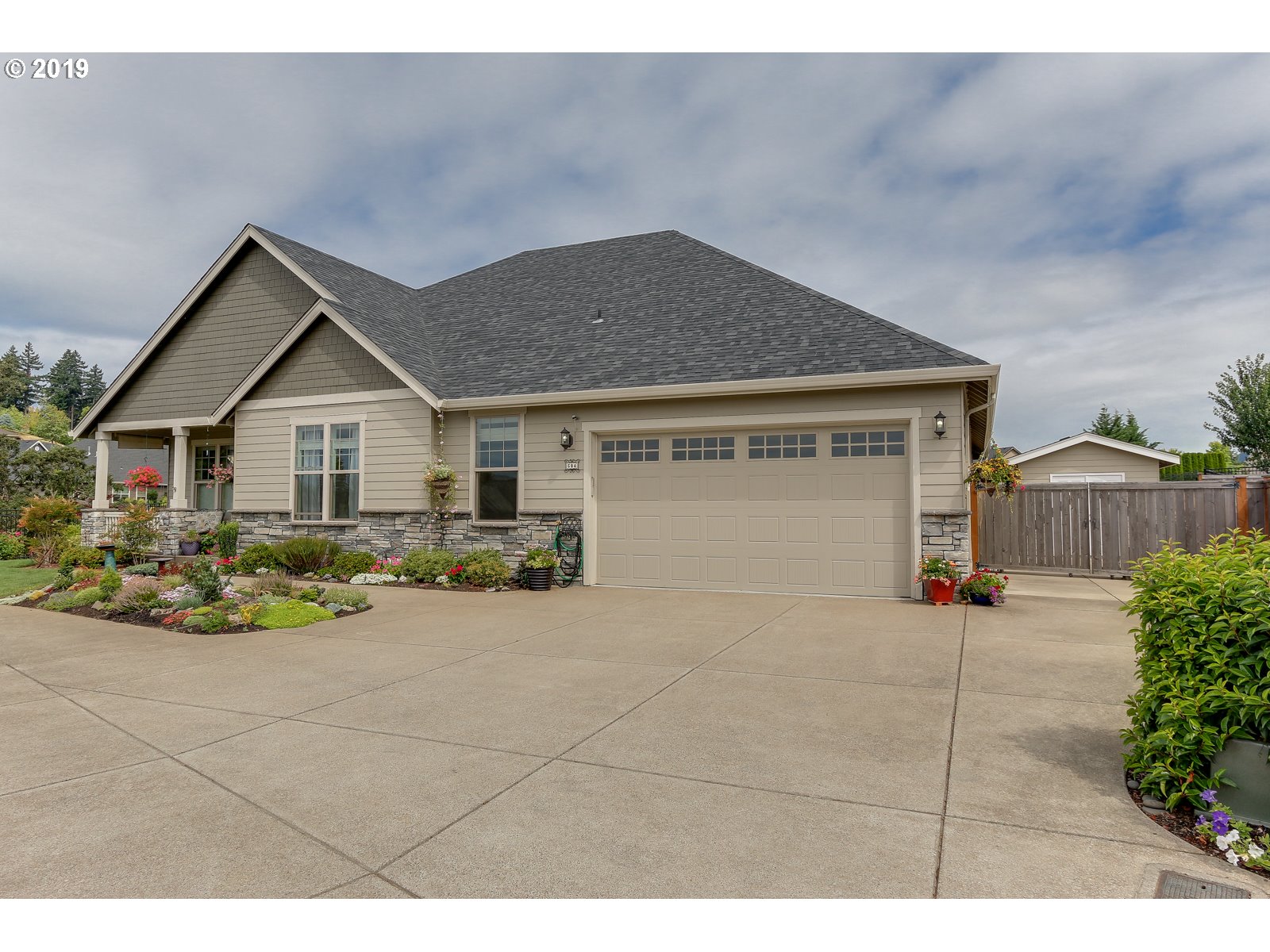 584 Mountaingate Drive Springfield, OR 97478 - Photo 32 of 32 Gallery Image 32