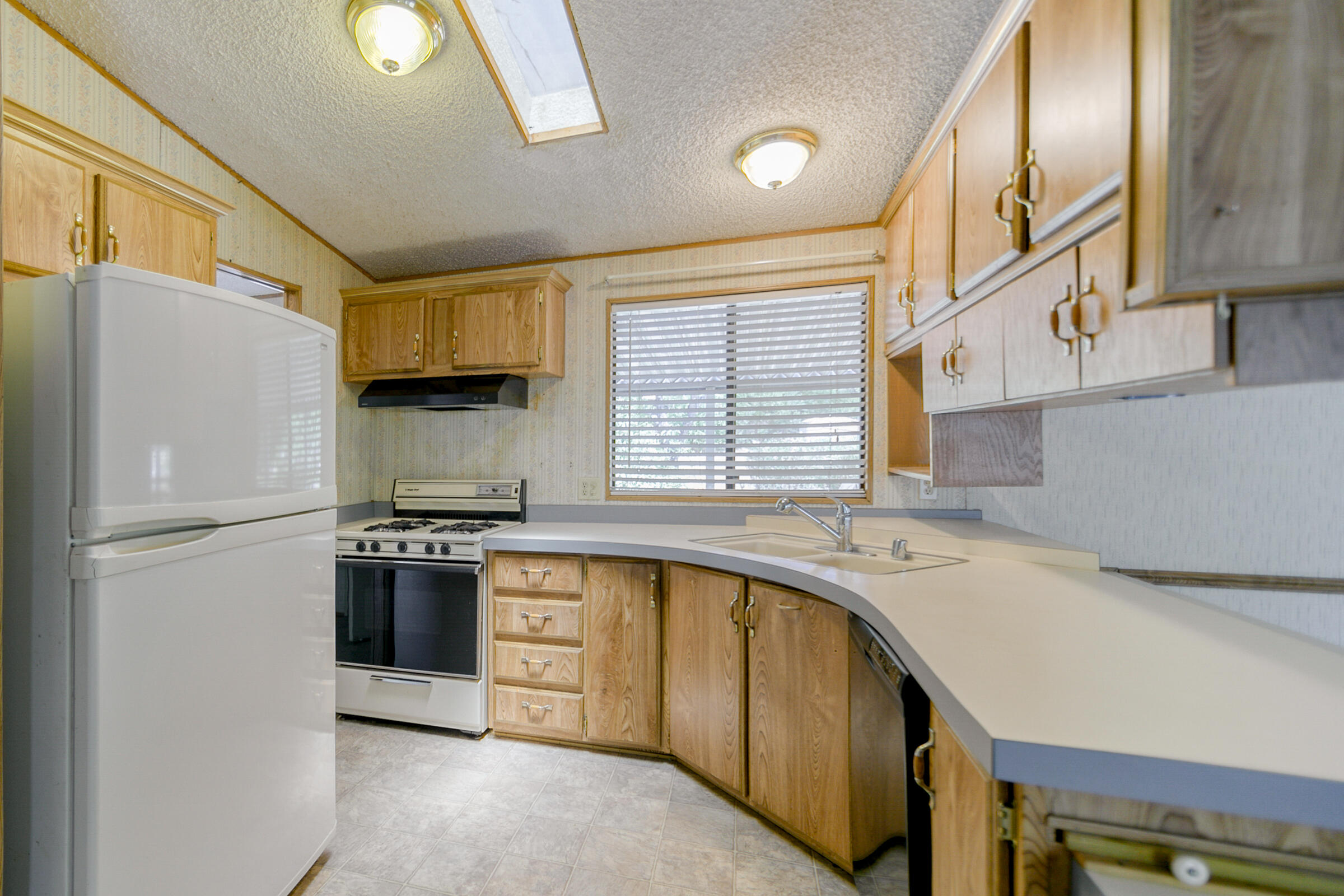 17913 Sutton Road Redding, CA 96003 - Photo 11 of 32 HV7A1831