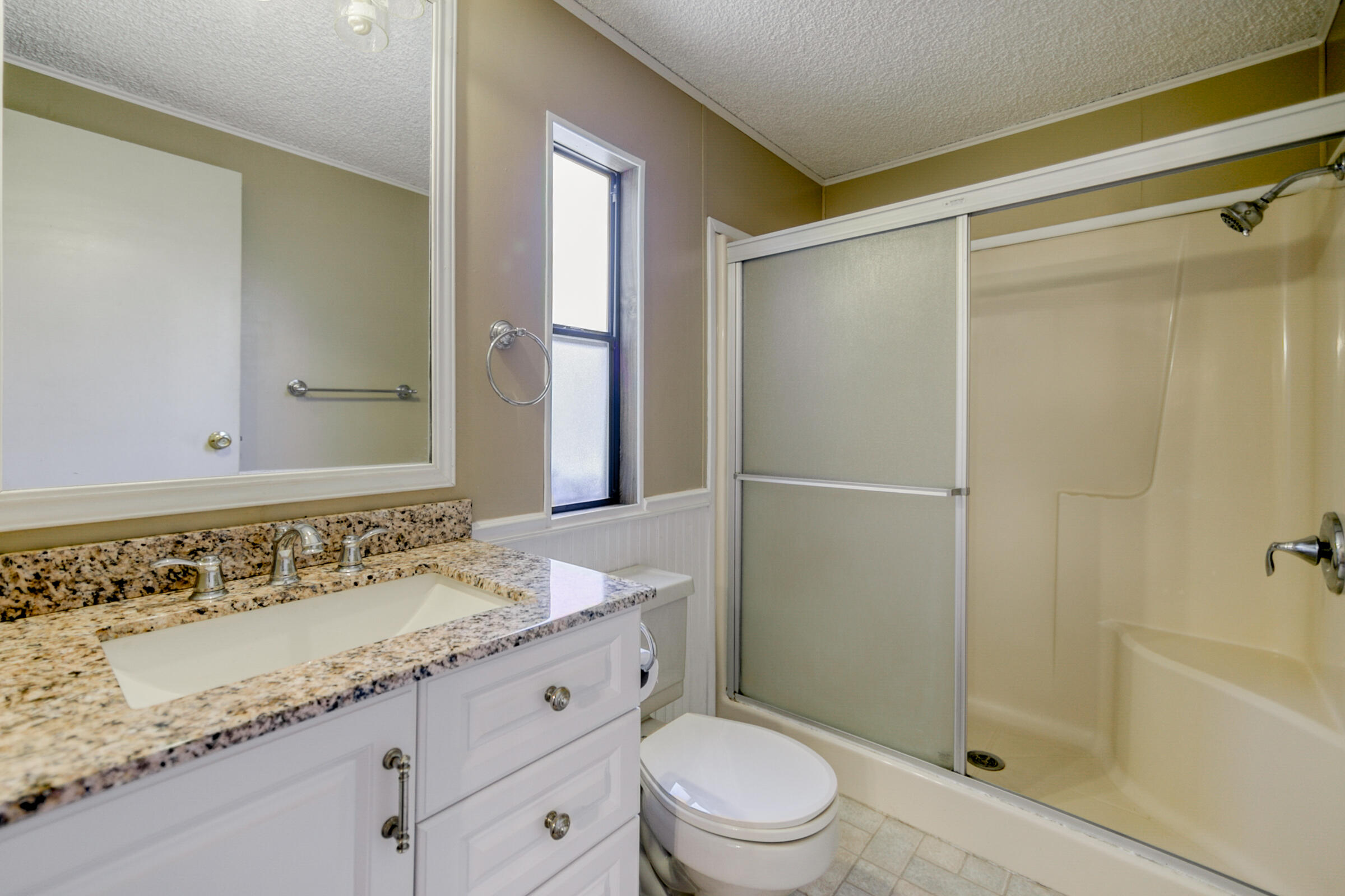 17913 Sutton Road Redding, CA 96003 - Photo 20 of 32 HV7A1878