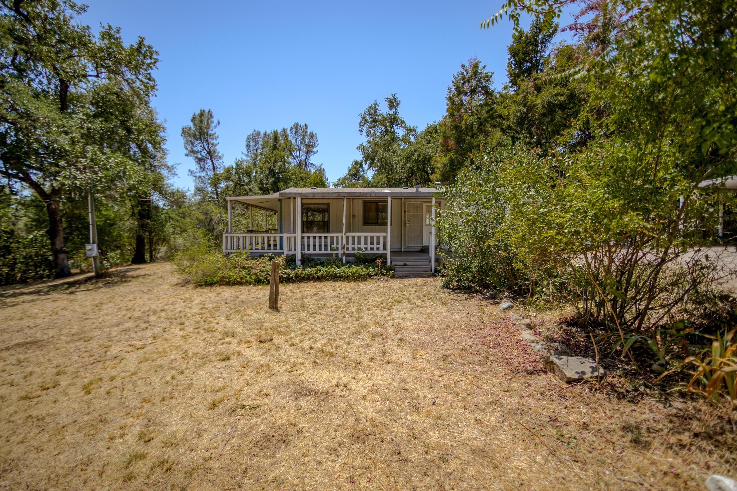 17913 Sutton Road Redding, CA 96003 - Photo 24 of 32 HV7A1915