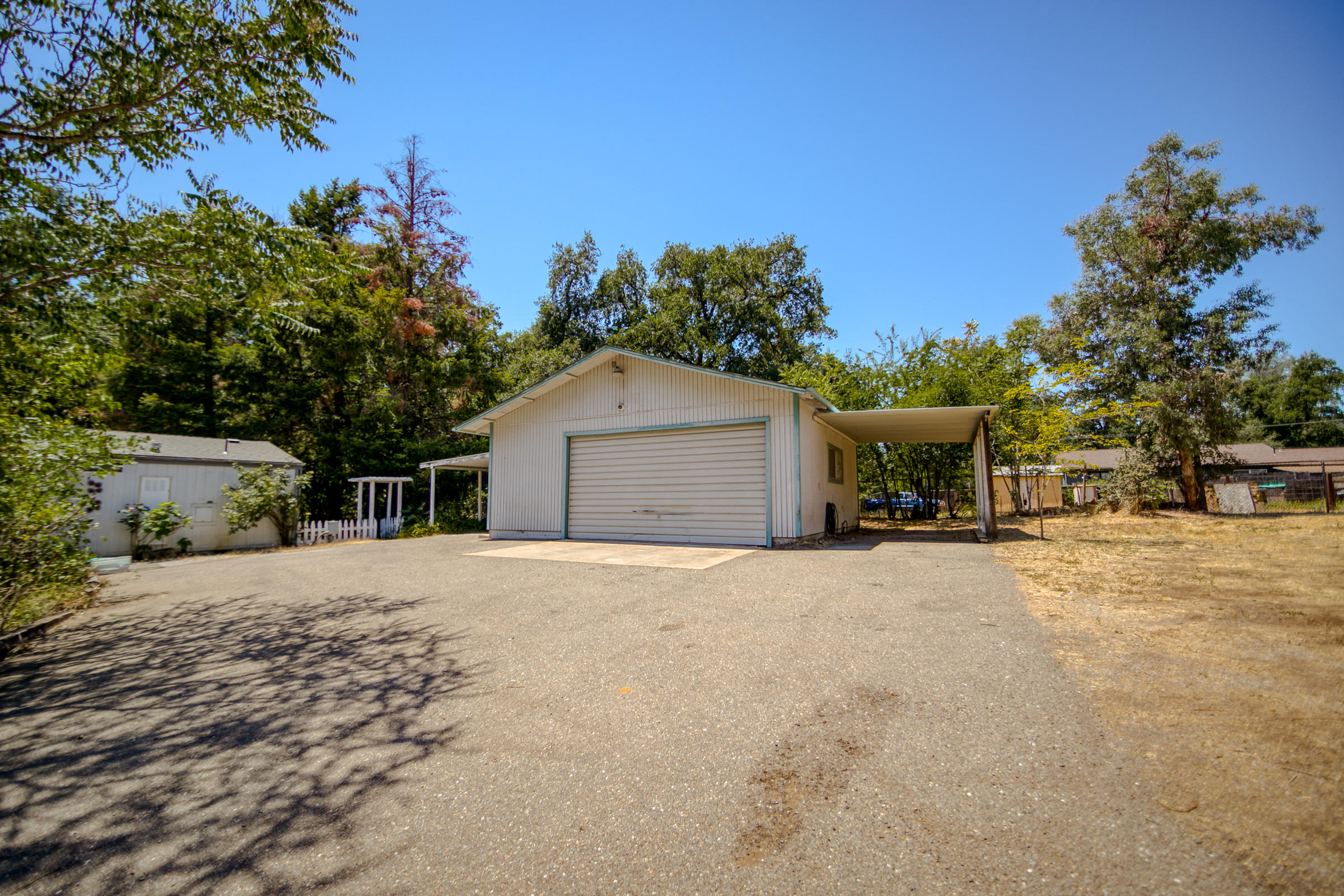 17913 Sutton Road Redding, CA 96003 - Photo 25 of 32 HV7A1925