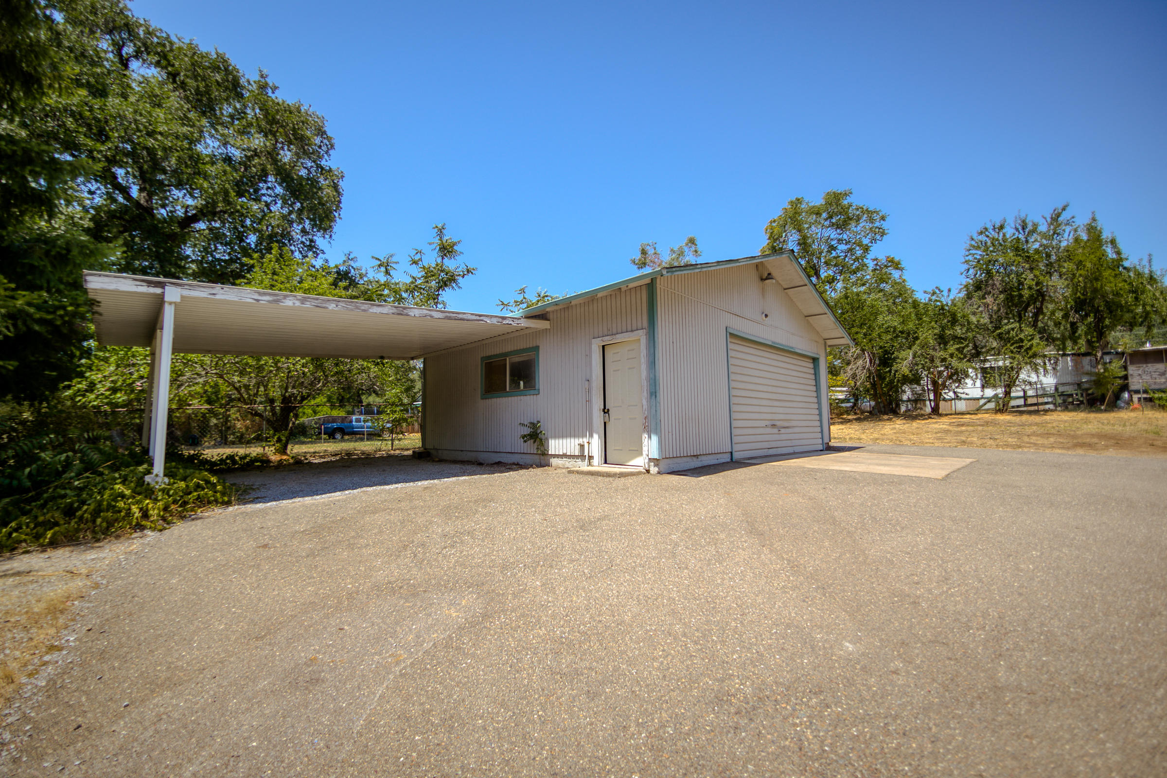 17913 Sutton Road Redding, CA 96003 - Photo 26 of 32 HV7A1940
