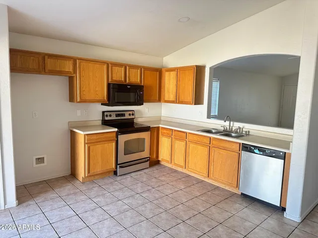 $1,995 | 10054 East Crescent Avenue, Mesa, AZ 85208