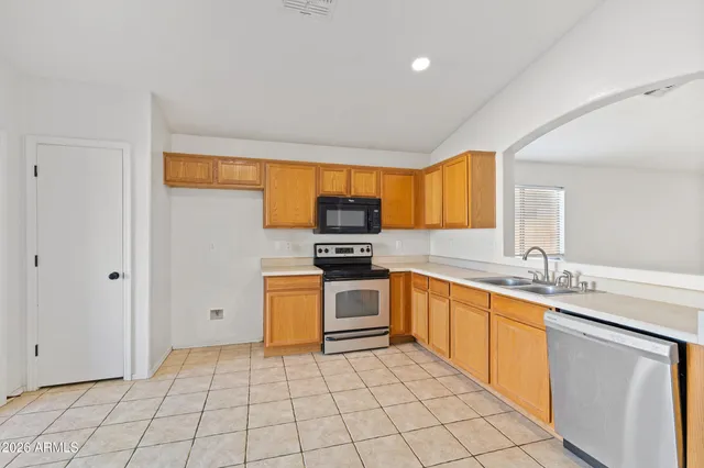 $1,995 | 10054 East Crescent Avenue, Mesa, AZ 85208