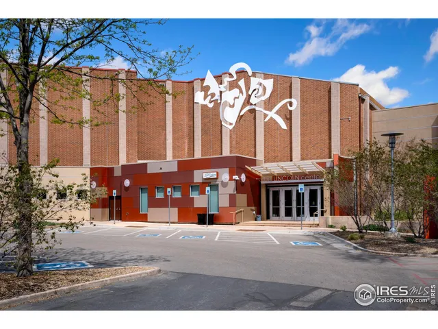 a black and white photo of a living room