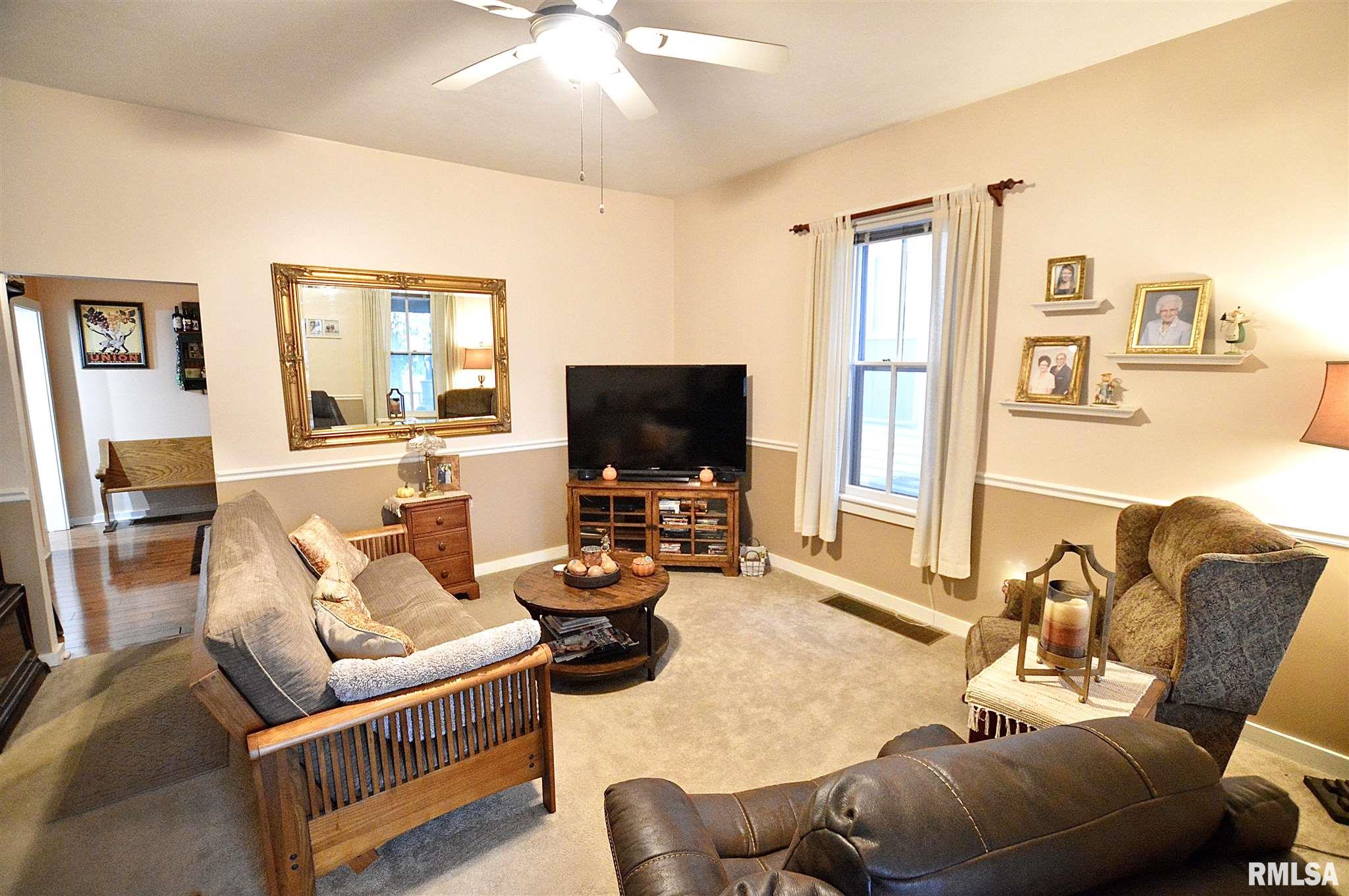 1230 North 3rd Street Springfield, IL 62702 - Photo 3 of 24
