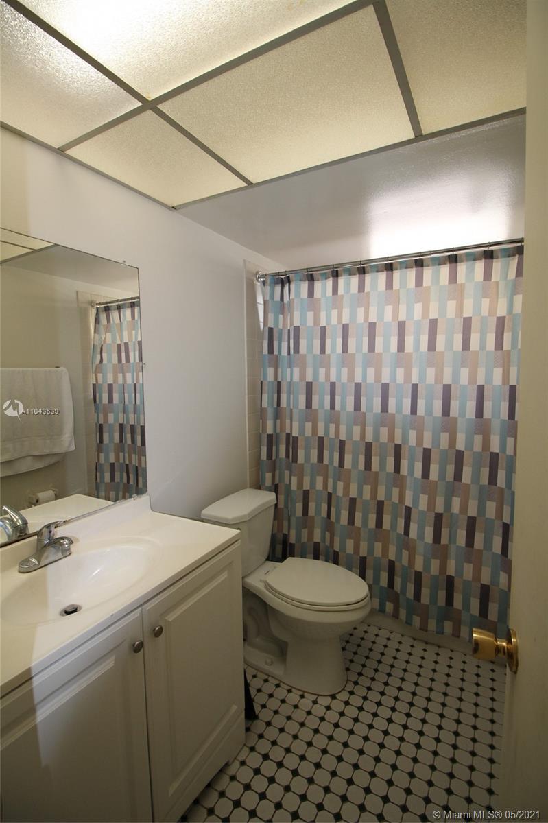 Royal Park Gardens Condominiums Margate, FL 33063 - Photo 11 of 24