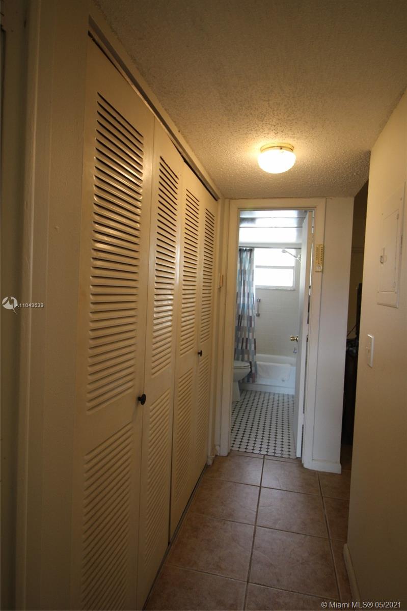 Royal Park Gardens Condominiums Margate, FL 33063 - Photo 17 of 24