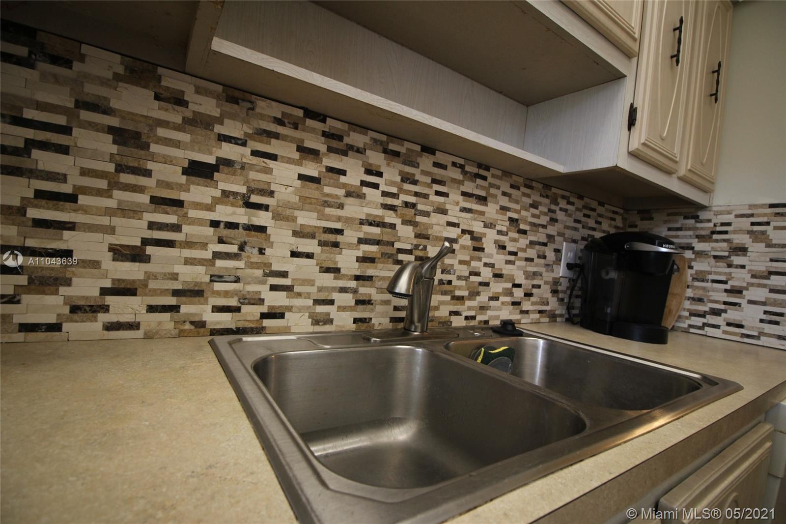 Royal Park Gardens Condominiums Margate, FL 33063 - Photo 18 of 24