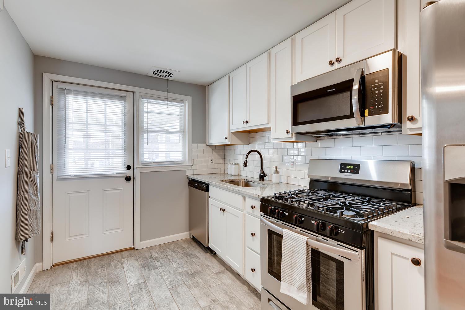 1547 Barrett Road Baltimore, MD 21207 - Photo 16 of 28