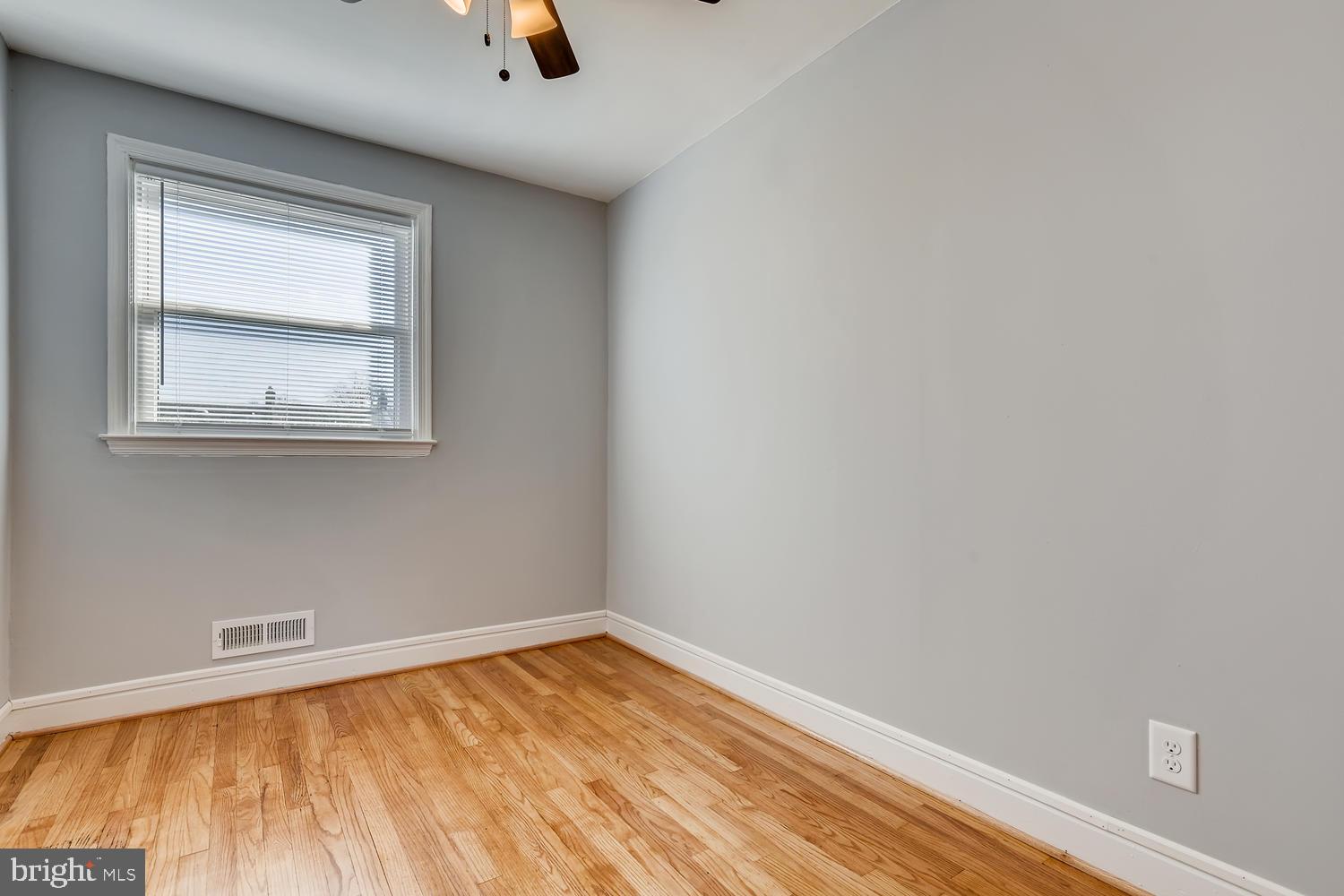 1547 Barrett Road Baltimore, MD 21207 - Photo 18 of 28