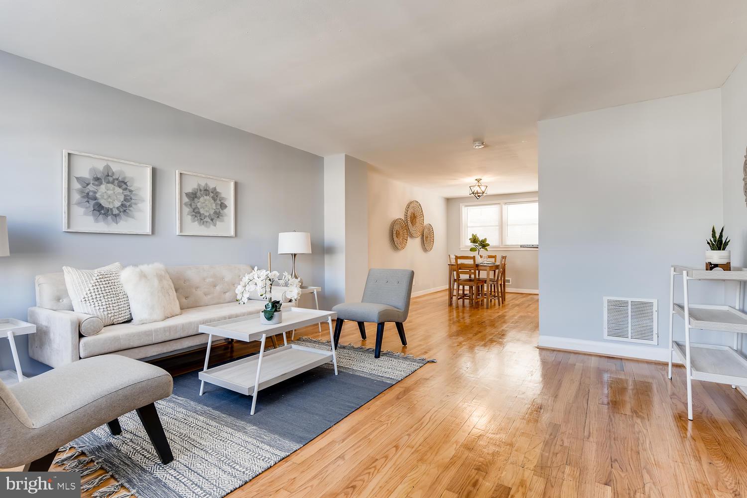 1547 Barrett Road Baltimore, MD 21207 - Photo 6 of 28