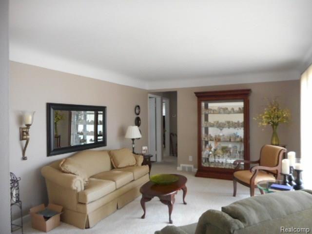 3140 Treadwell Avenue Wayne, MI 48184 - Photo 18 of 51 DSCN6210.JPG
