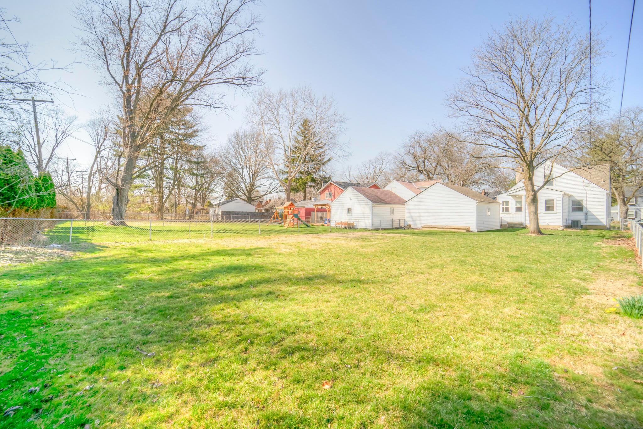 309 East Beaumont Road Columbus, OH 43214 - Photo 29 of 46 Backyard is mostly Fenced