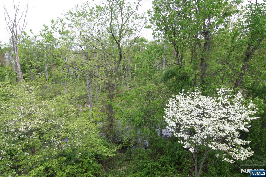 335 Linden Street Mahwah, NJ 07430 - Photo 14 of 15