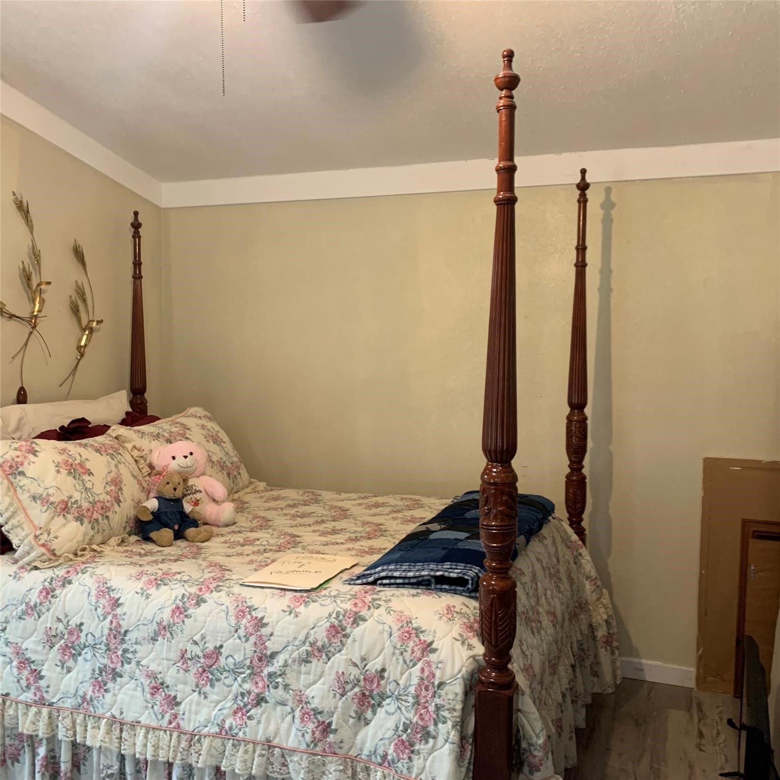 480 Sportsman Drive Trinity, TX 75862 - Photo 14 of 33 a bedroom with a bed and a mirror