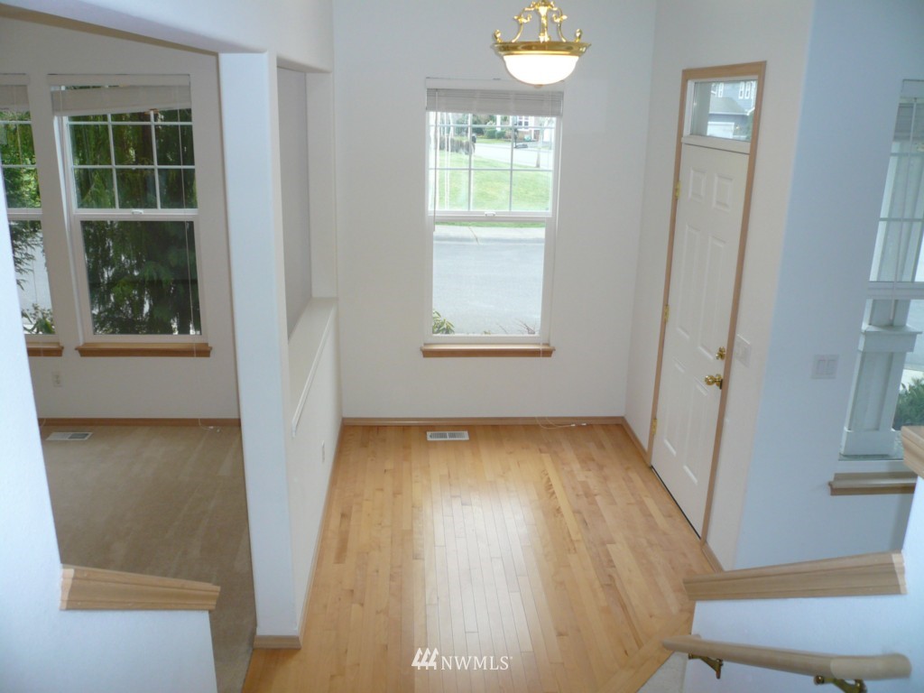 504 Pasco Place Northeast Renton, WA 98059 - Photo 11 of 25 Gallery Image 11